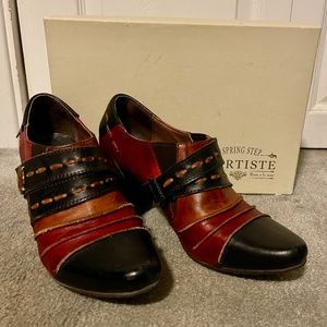 L ‘ Artiste shoes (6.5-7) Red/Black/tan